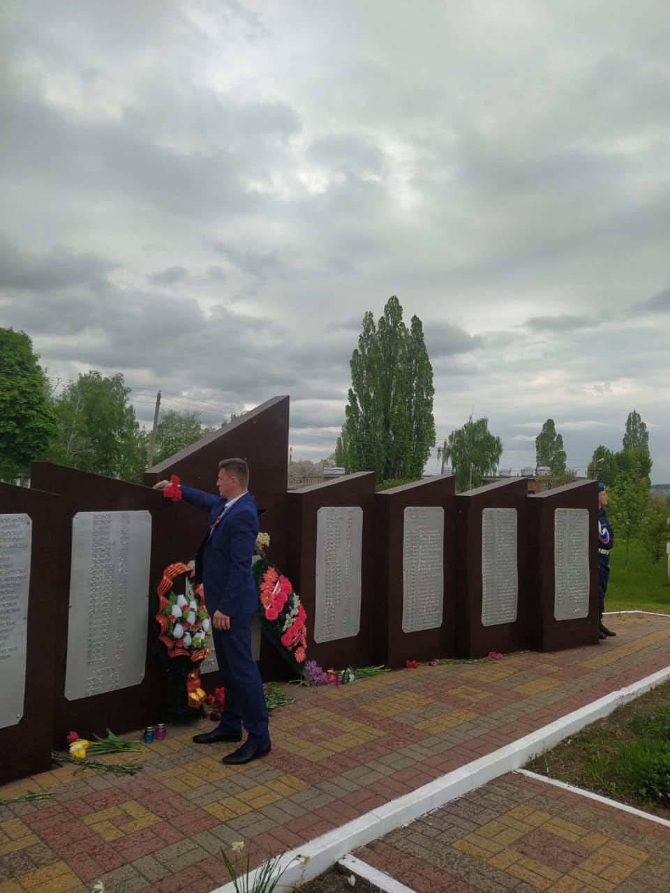 9 мая в с.Беловское прошло торжественное возложение посвящённое 77 летию Победы над фашистскими захватчиками.